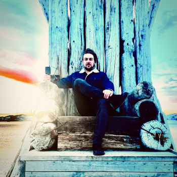 Сценарист Иван Денисов