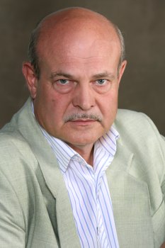 Актёр театра и кино. Сценарист Павел Николаевич Ремезов