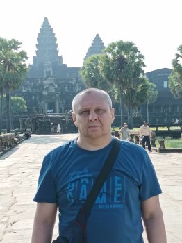 Сценарист Гор Велес