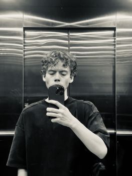 Сценарист Денис Горлов