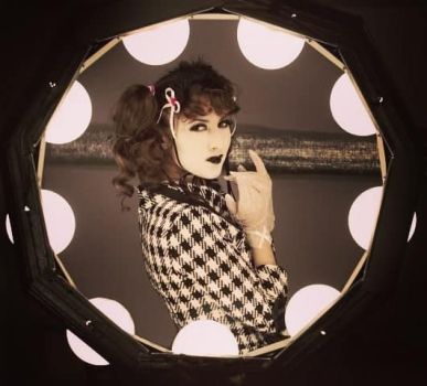 Сценарист Elisa Koen