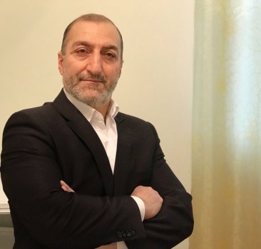 Актер. Киносценарист Эдуард Нахатакян