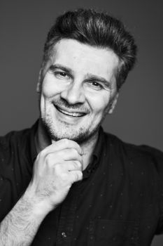 Сценарист, Актер Олег Гончаров