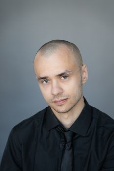 Сценарист, актер. Святослав Святин