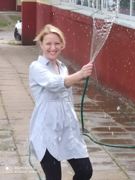 Сценарист Anyuta Kolos