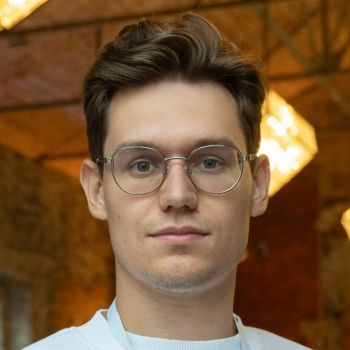 Сценарист Дмитрий Шаталов