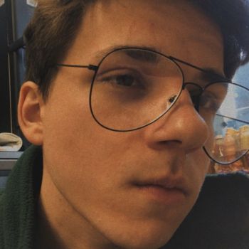 Сценарист Максим Артеменко