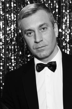 Сценарист Александр Намр