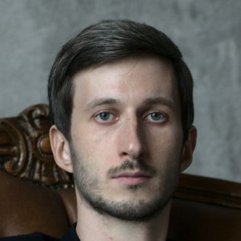 Сценарист Алекс Су