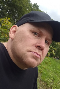 писатель Дмитрий Миронов