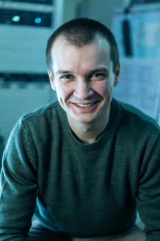 режиссер Ekhtibar Beshirov