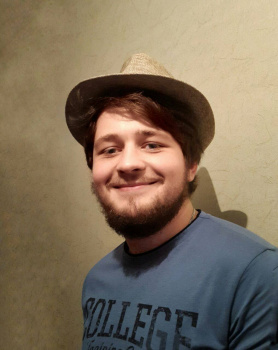 писатель Евгений Кустовский