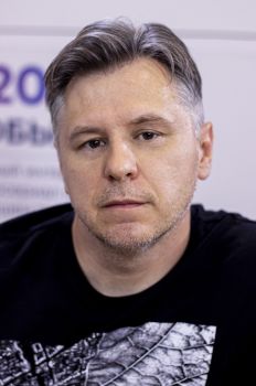 Сценарист, драматург, режиссер, художник Дмитрий Сарвин