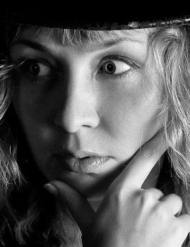 сценарист, драматург, беллетрист Юлия Зеленина