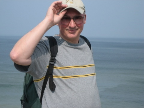 не вполне писатель и порой поэт Илья Славицкий