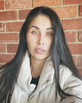 сценарист Эльвина Кросс