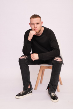 Сценарист Alex Levchenko