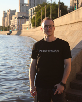 Сценарист Николай Макаров