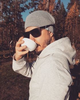 Сценарист Иван Уваров