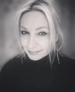 Сценарист Мара Стрябчева