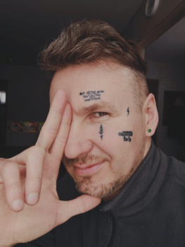 Безработный Виталий Сиростанов