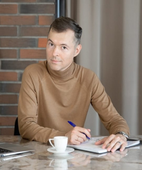 писатель, драматург, сценарист Антон Халецкий