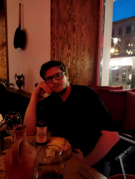 Сценарист Artur Poshtar