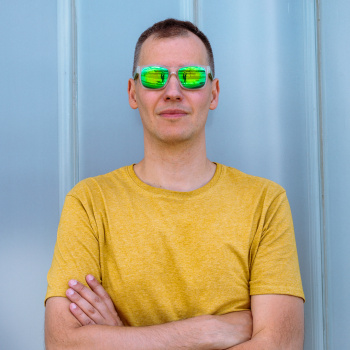 Продюсер Max Kadushev