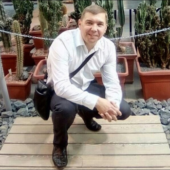 Сценарист Алексей Честнейшин