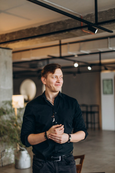 Писатель/сценарист Давид Лоф